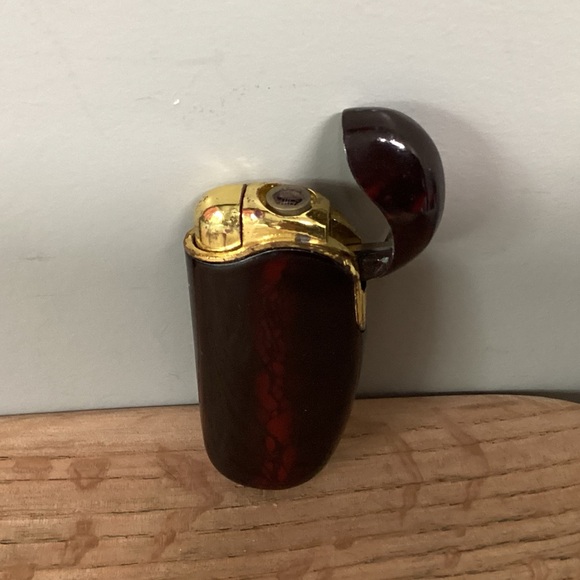 ⚫️ Vintage Lighter With Original Soft Case - Unique Look & Colors - Collectible - Picture 4 of 14